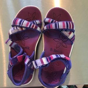 Keen Sandals Kids Size 2